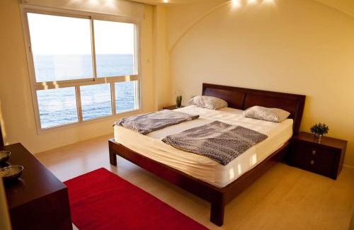 Netanya Apartment | SeaView, 4br beachfront penthouse