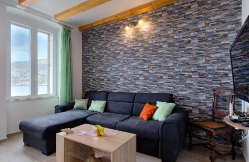 Komiza Apartment | Seaview apartment Bambo