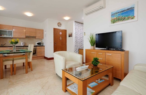 Slatine Apartment | Seaview apartment Clementin with shared pool - EOS CROATIA