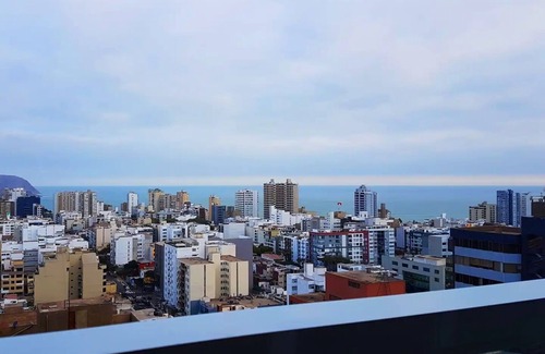 Miraflores Apartment | Seaview Balcony 4BR/3BA MIRAFLORES
