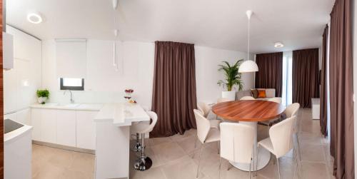 Okrug Villa | Seaview Ciovo Villa Villa Trogir Deluxe Dva 6 Beautiful Bedrooms Private Pools Sauna