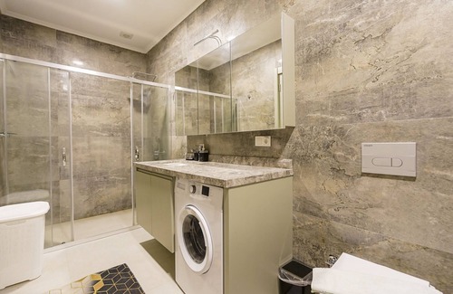 Kestel Apartment | Seaview Flat w Pool Near New Year Market in Alanya