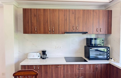 Challengers Hotel | Seaview Garden -Caribbean Light Vila