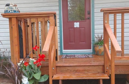 West Sechelt House | SeaView Getaway Luxury Cottage Rental, minutes from Wakefield Beach or downtown Sechelt