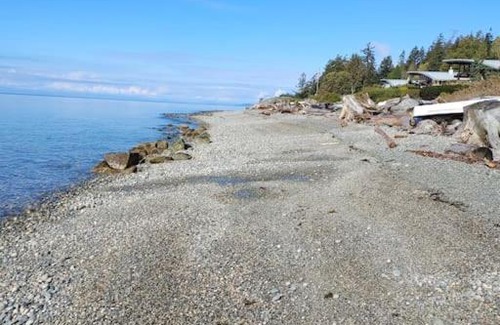 West Sechelt House | SeaView Getaway - minutes from the Beach