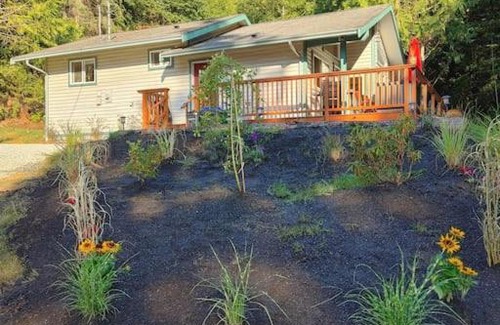 West Sechelt House | SeaView Getaway - minutes from the Beach