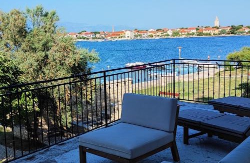 Nin Apartment | Seaview Holiday Apartment, Fresh & renovated