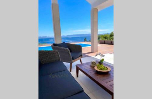 Gdinj Apartment | Seaview pool apartment-Lumière, Island Hvar-Gdinj
