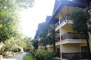 Khuekkhak Resort | Seaview Resort Khao Lak - SHA Plus