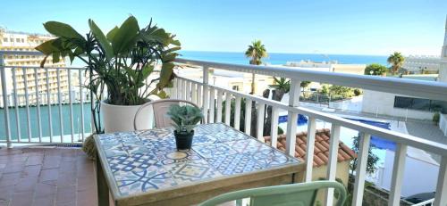 Torremolinos Apartment | Seaview Retreat Torremolinos City Center, with pool and amazing views BY NAMASTE ELITE