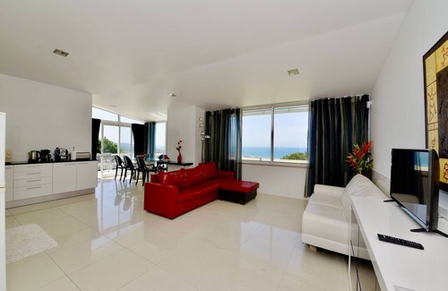 Nazare Apartment | Seaview Splendor - 2 Bedroom Apartment With Pool, Parking and Sea View