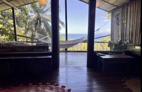 Manuel Antonio Bed & Breakfast | Seaview studio's, free breakfast & park tour