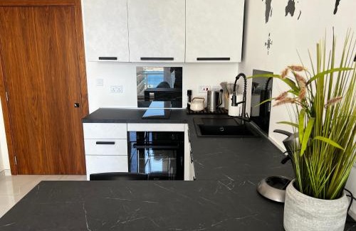 Qawra Apartment | Seaview Three-O-Two