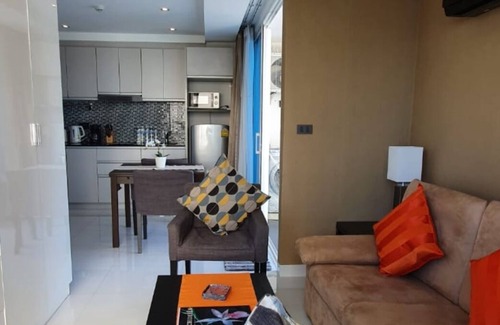 North Pattaya Apartment | Seaview, top floor apartment, close to the beach. Fully furnished.