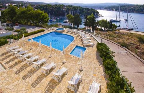 Cove Makarac (Milna) Apartment | Seaview Zen Milna