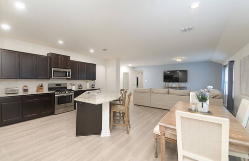 San Antonio House | Seaworld ~ National Shooting Complex ~ Lackland AFB