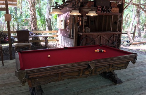 Sebring Cabin | Sebring Florida Best Kept Secret "Cracker Hammock Log Cabin"
