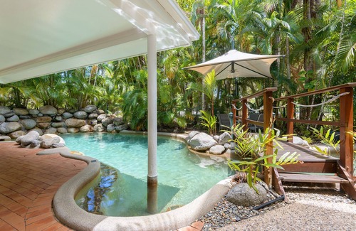 Port Douglas Apartment | Secluded 1 Bedroom Renovated Apartment in the heart of Port Douglas