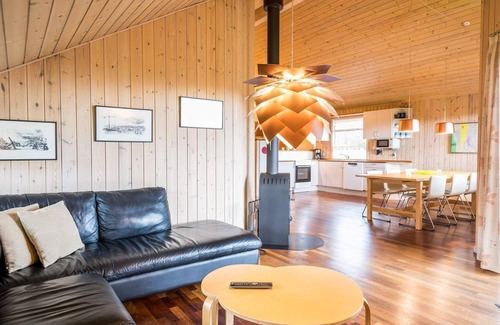 Skaven Strand House | Secluded Cozy Cottage in Skaven-By Traum