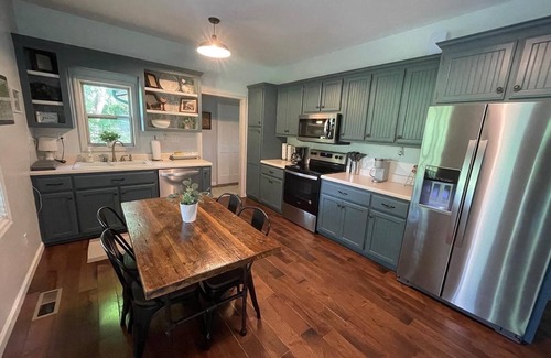 Robbinsville Cabin | Secluded Creekfront Cabin Mountain Views. Easy Access for Cars/Cycles Near TOTD