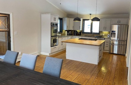 Diamond Point Ski Chalet | Secluded Diamond Point Retreat on Lake George w/pickleball fence!