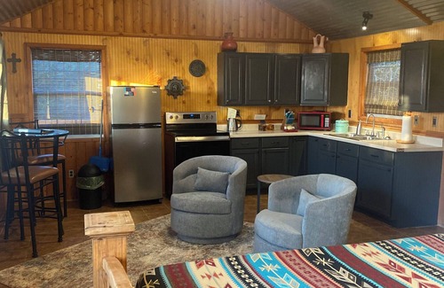 Paluxy Cabin | Secluded Escape with scenic views & hot tub