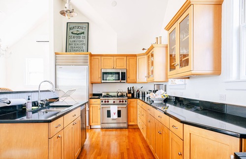 Madequecham House | Secluded estate with private pool and spa steps to the beach