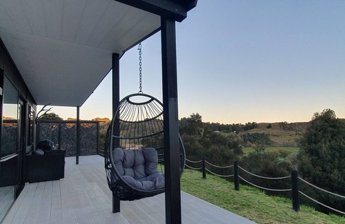 Taumarunui House | Secluded hilltop retreat with luxury and comfort.