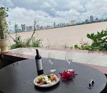 Khsach Kandal House | Secluded home on the Mekong river with Phnom Penh views