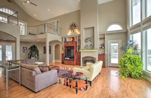 Post Falls House | Secluded Home with Pool about 14 Mi to Coeur dAlene!