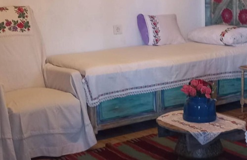Kiyikislacik House | Secluded Home with Sea View and Backyard in Milas