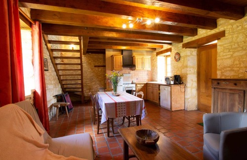 Borreze Cottage | Secluded House with Terrace, Close to Sarlat, Pool Access, Pet-Friendly, Baby Gear Included