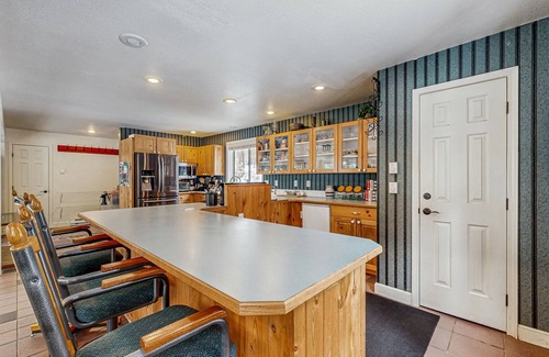 Cascade House | Secluded lake view home with private beach access & game room