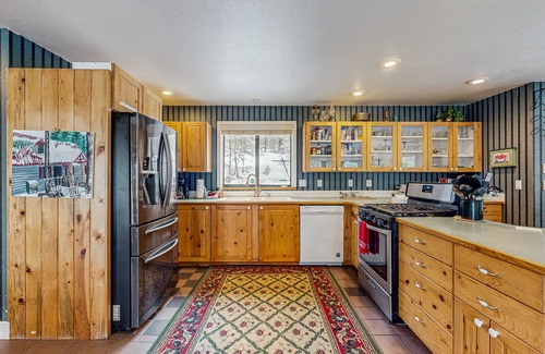 Cascade House | Secluded lake view home with private beach access & game room