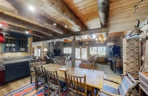 Granby Cabin | Secluded log cabin along serene Hurd Creek ♥