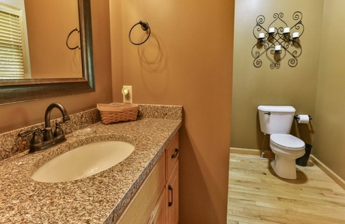 Walnut Mountain Cabin | Secluded Mountain Falls - Hot Tub, Dog Friendly/Minimum Age Requirement of 25 yr