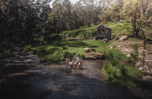 Hiawatha House | Secluded Off-Grid Cabin Tucked into the Bush - Anant