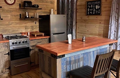 Jasper Cabin | Secluded off grid cabin located on mountain ridge looking down beautiful valley