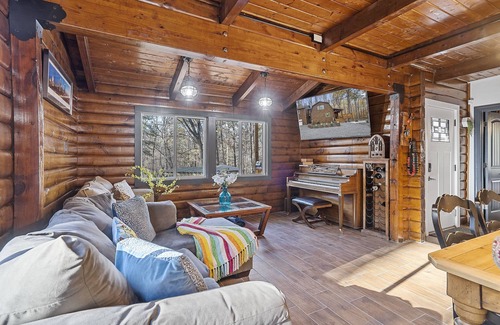 Charlotte Cabin | Secluded, private Cabin located close to Downtown Charlotte