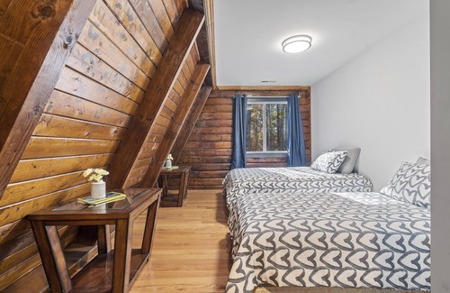 Charlotte Cabin | Secluded, private Cabin located close to Downtown Charlotte