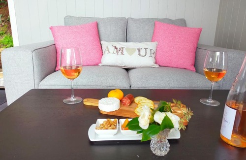 Warkworth House | Secluded, private rural retreat mins from Warkworth -"Avondale" Minihouse