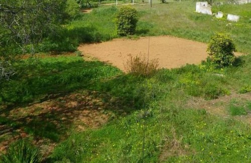 Ferragudo Villa | Secluded property with garden & pool, next to beach and the village is nearby.