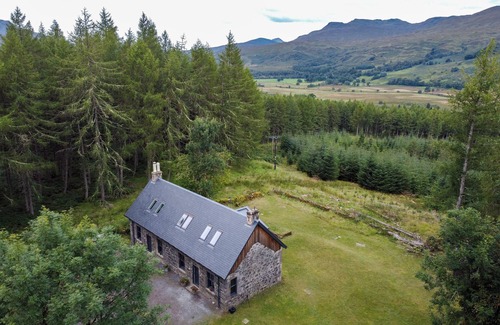 Killin Cottage | Secluded traditional and stylish detached cottage set in a National Park