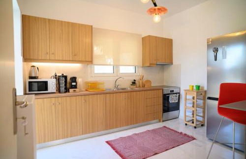 Glyfada Villa | Seclusion, Privacy and 2 bedroom Luxury in Glyfada