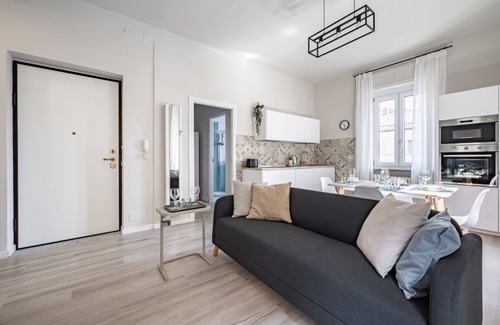 Asti Apartment | Second Arò Asti Modern Appt x4 with Balcony