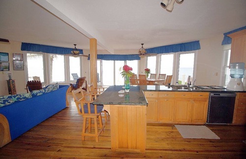 Bay Islands House | Second Wind - Ocean Front - 2 Bedroom