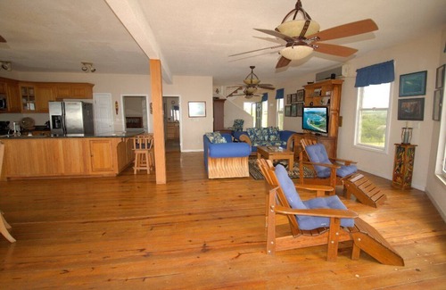 Bay Islands House | Second Wind - Ocean Front - 2 Bedroom