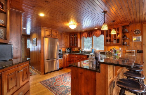 Rangeley Plantation House | Second Wind - Private vacation home right on Mooselookmeguntic Lake