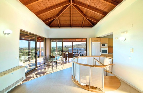 Skoutelonas Villa | Secret Escape Villa with Heated Pool and Jacuzzi