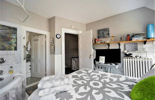 Cheboygan Bed & Breakfast | Secrets on Main Bed & Breakfast